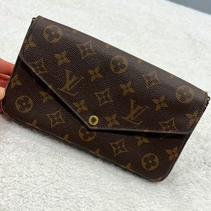 Authentic like-new condition Louis Vuitton crossbody bag